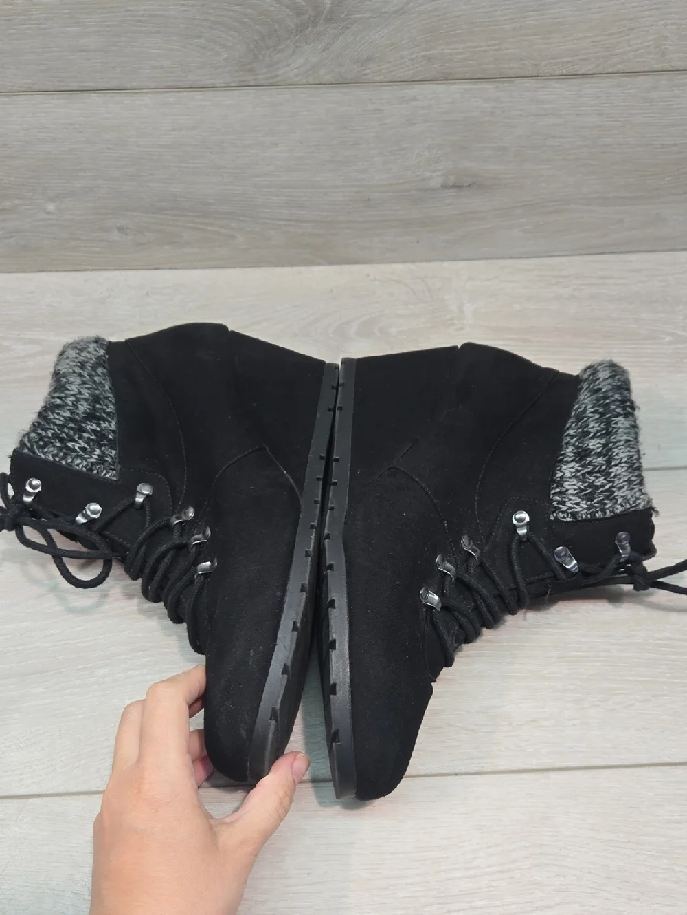 Bongo Women's Black Wedge Lace-Up Ankle Boots with Knit Cuff Shoes Sz 11